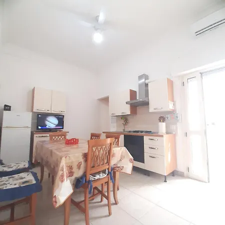 Da Michele, Zona Centro Апартаменты Торре-Лапилло